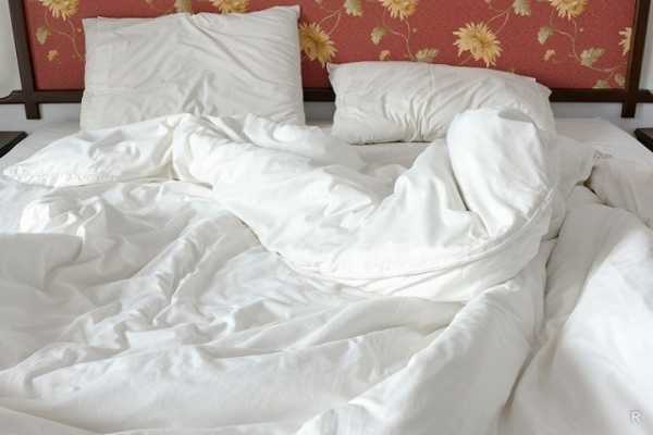 Медики не рекомендуют заправлять постель сразу после пробуждения