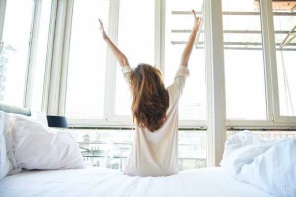 Медики не рекомендуют заправлять постель сразу после пробуждения
