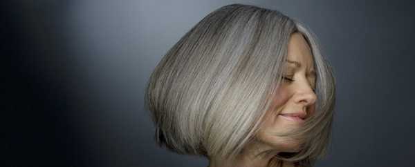 Какие оттенки волос омолаживают женщин после 60 лет