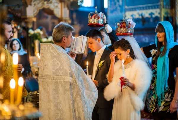 Почему церковь осуждает гражданский брак без венчания в храме