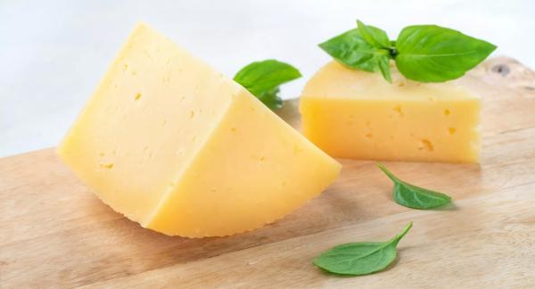Можно ли есть сыр на диете, и какие сорта подойдут худеющим