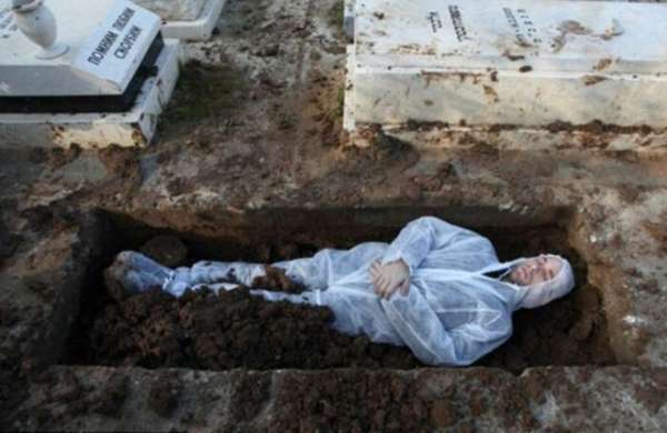 Почему могилы копают на глубину два метра