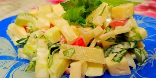 
            10 очень вкусных салатов с ананасом        