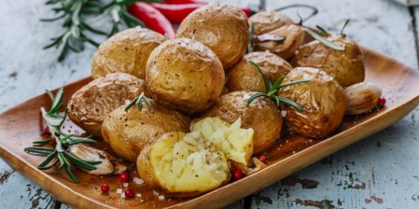 
            13 лучших способов приготовить картошку в духовке        